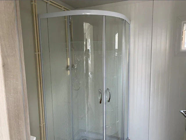 Wohncontainer, komplett ausgestattet, mit Küche, Bad, Dusche und WC – Bild 4