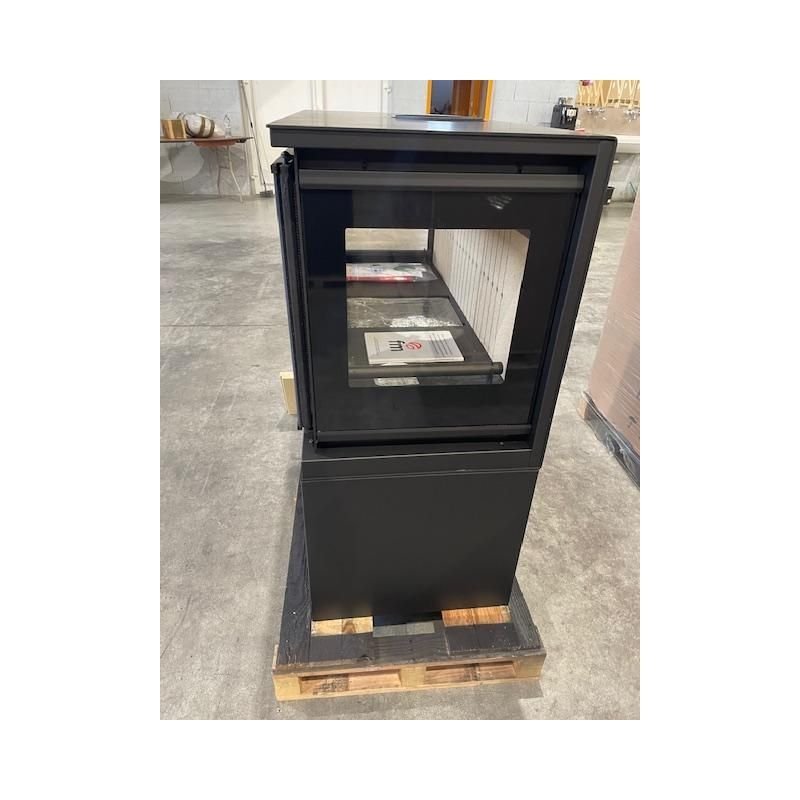 Poêle à bois raccordable 3 vitres avec bûcher – FIREMATIC Calgary – L 13.5 kW – Image 8